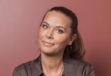 Starka livsöden och lättsamma intervjuer – Frida älskar mixen i JUNIA